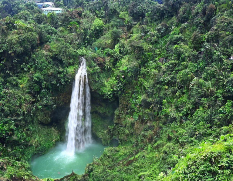 1. Air Terjun Curug Dago: Keindahan Tersembunyi di Hutan Dago