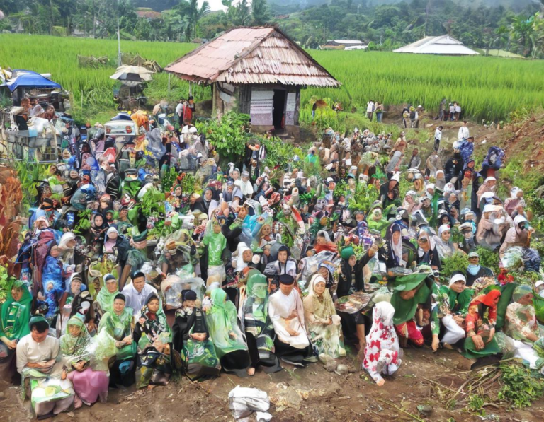 Lokasi dan Akses Menuju Tebing Keraton