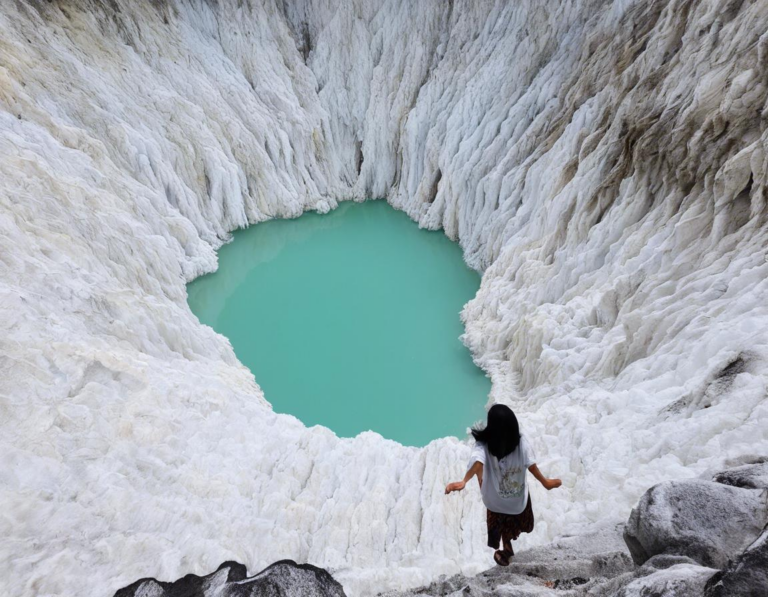 Menjelajahi Keindahan Kawah Putih