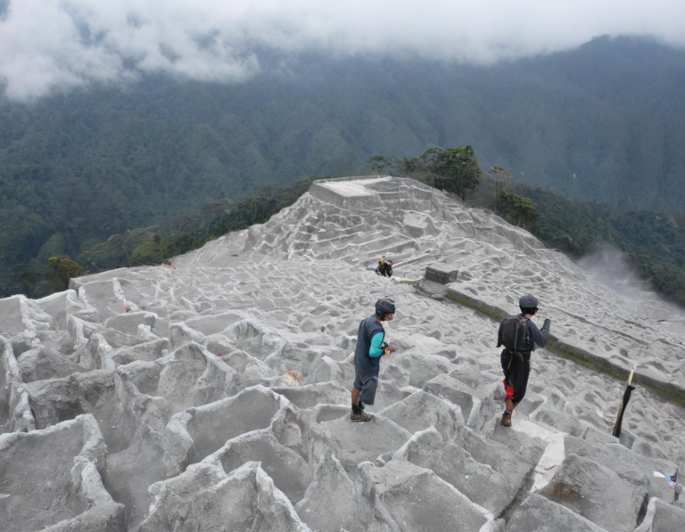 Persiapan Mendaki Gunung Tangkuban Perahu