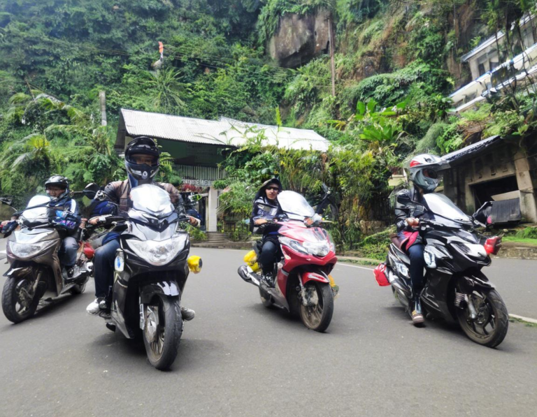 Tips Aman Berkendara Naik Motor dari Bandung ke Ciwidey