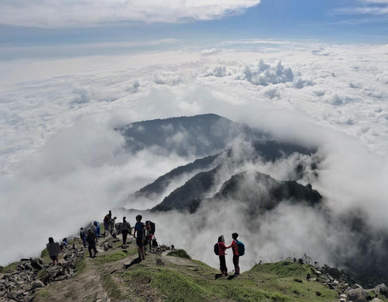 Tips Pendakian Gunung Tangkuban Perahu